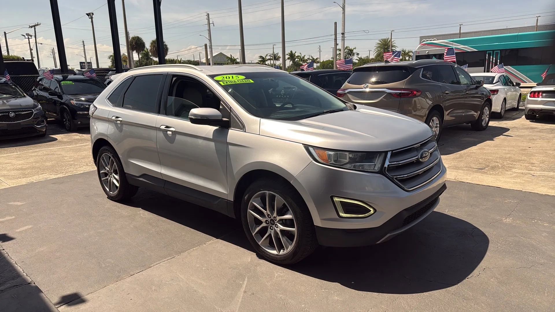 Used 2015 Ford Edge Titanium w/ Technology Package FWD image 4