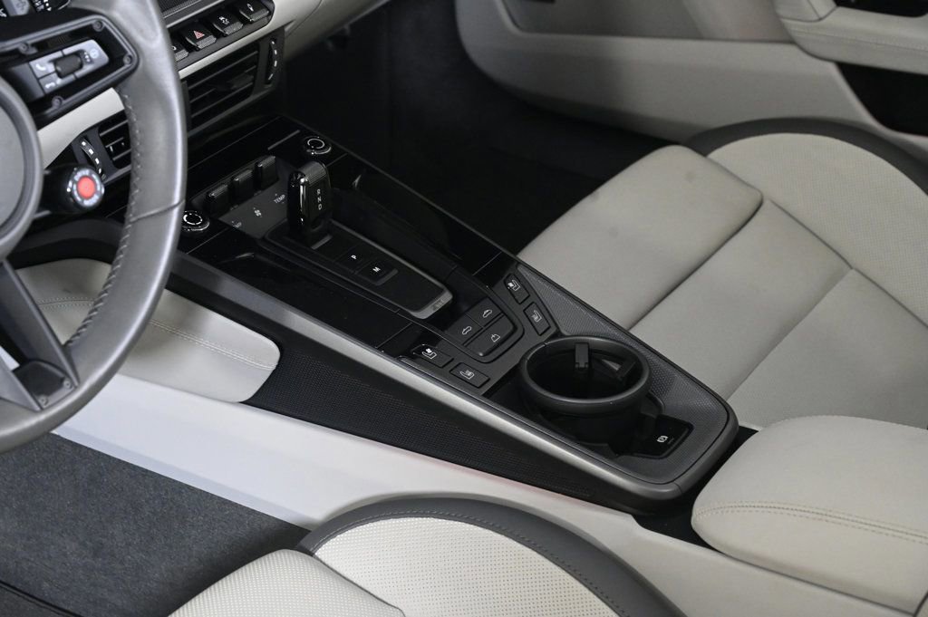 Certified 2025 Porsche 911 Carrera image 16