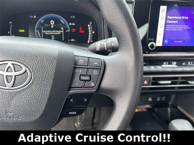 Used 2025 Toyota Camry LE image 5