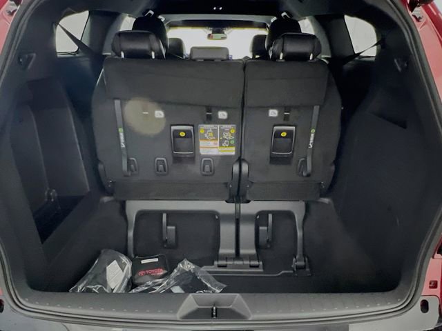New 2026 Toyota Sienna Limited FWD image 31