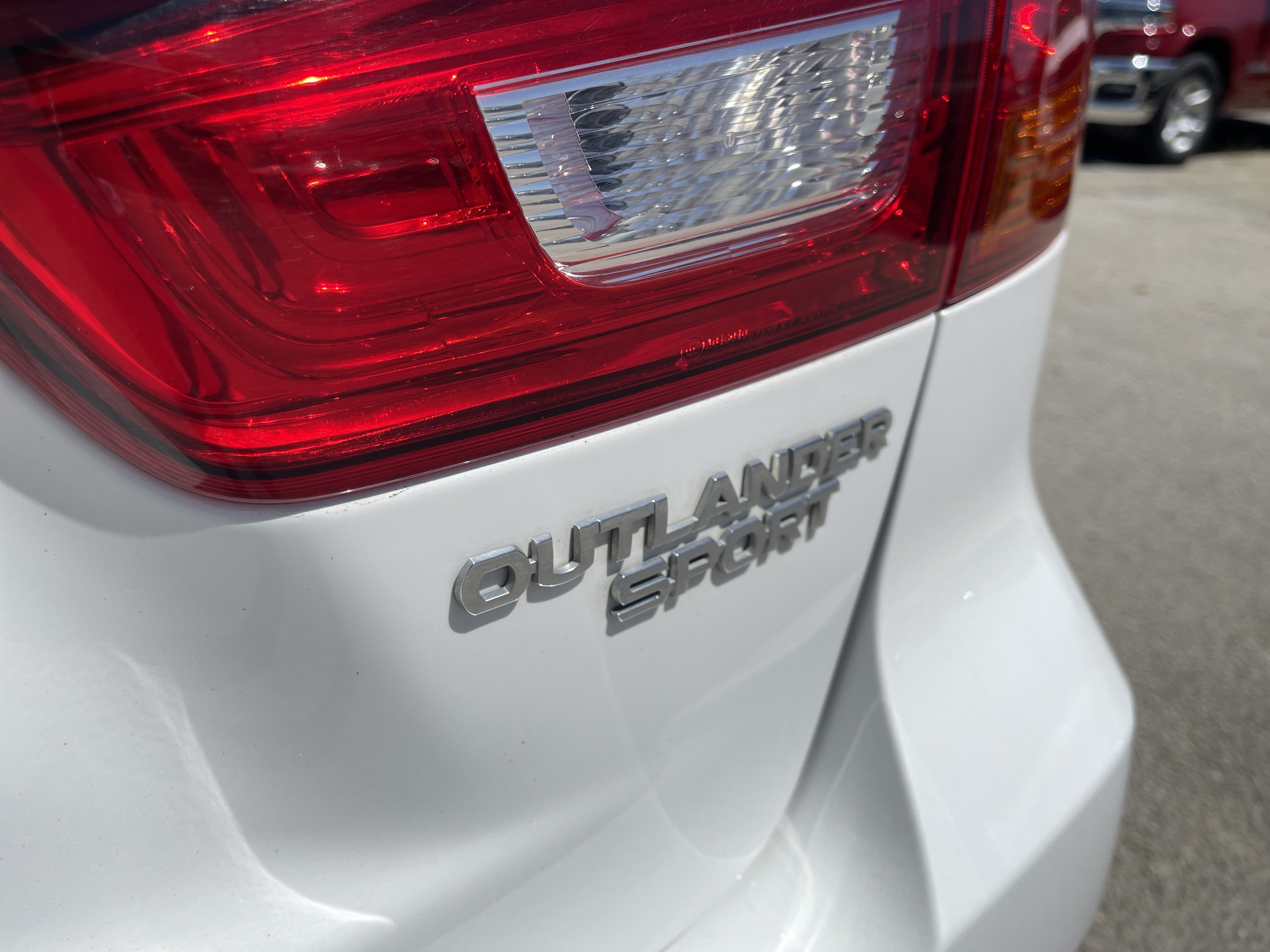 Used 2019 Mitsubishi Outlander Sport ES FWD image 12