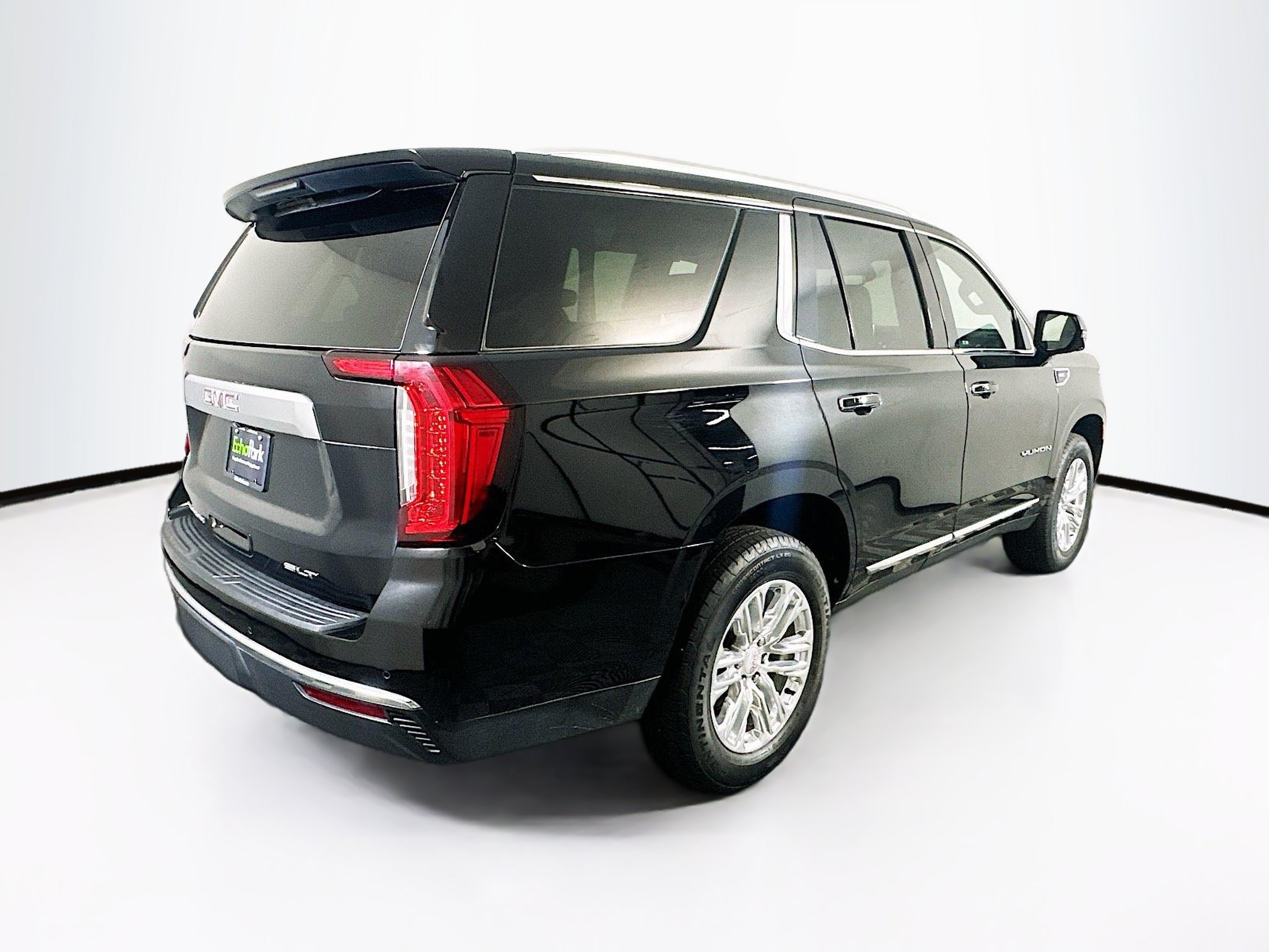 Used 2024 GMC Yukon SLT w/ SLT Premium Package RWD image 9