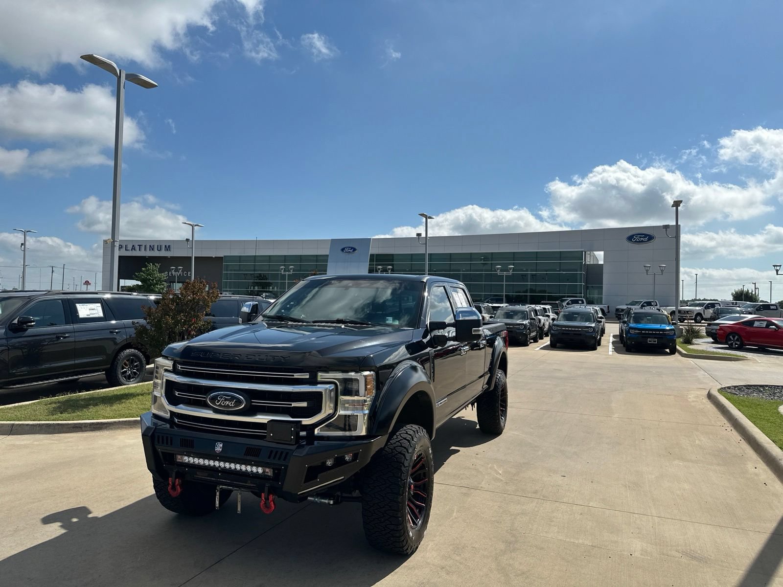 Used 2020 Ford F250 Platinum w/ FX4 Off-Road Package AWD/4WD image 25