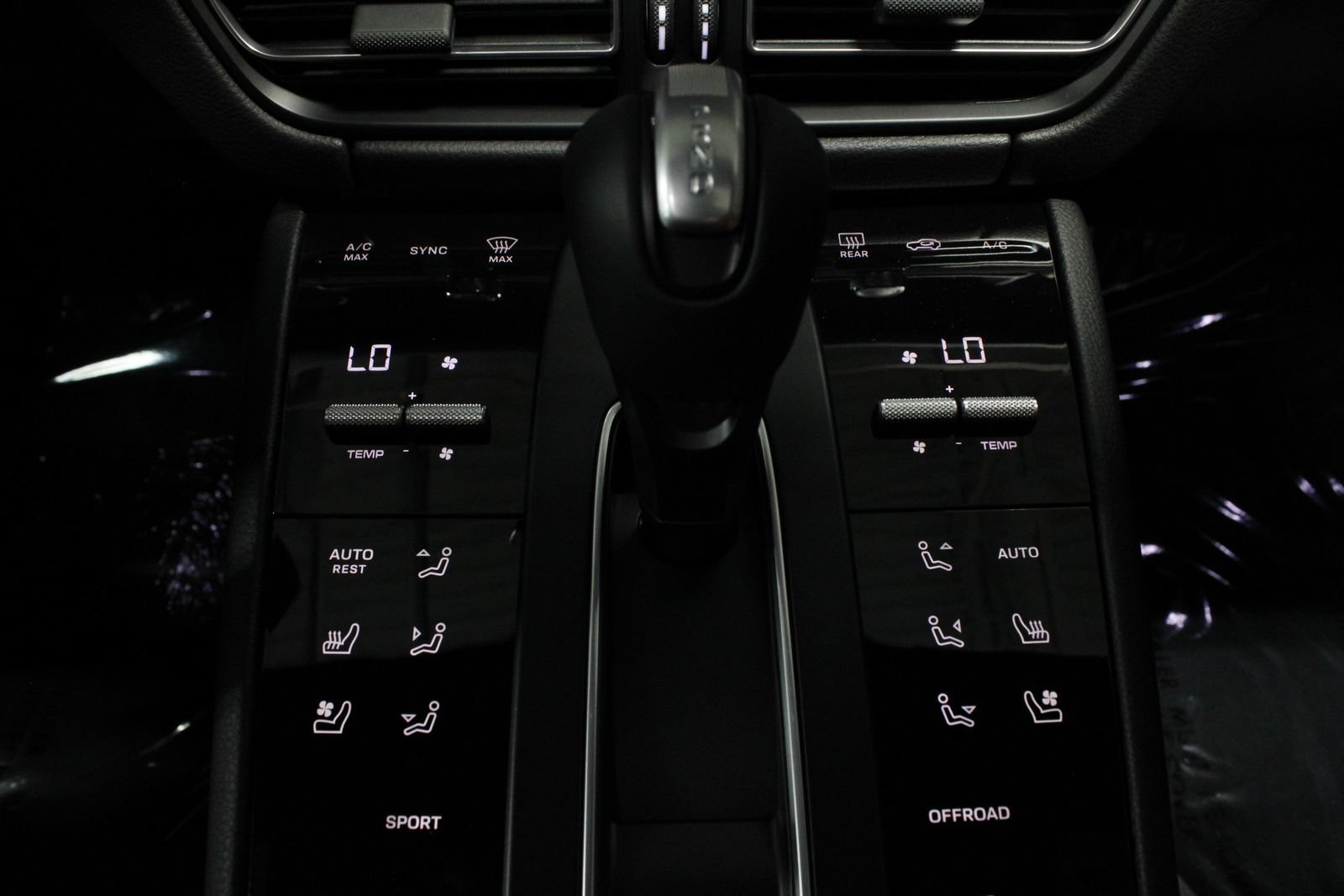 New 2026 Porsche Macan AWD/4WD image 31