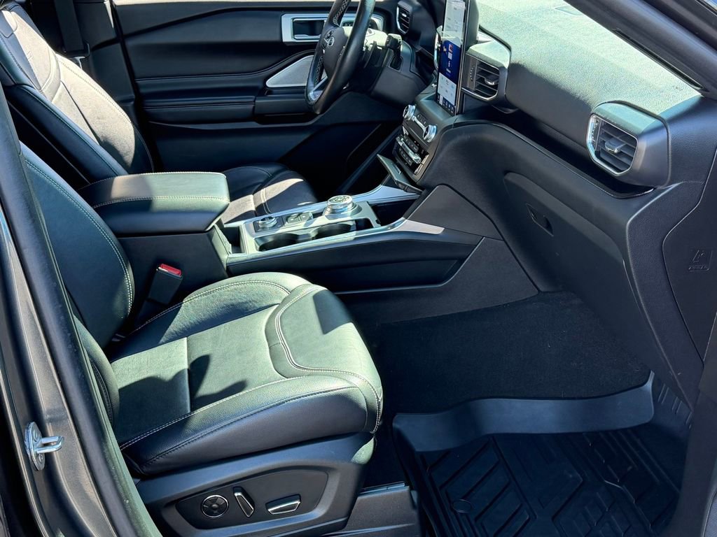 Used 2020 Ford Explorer ST w/ ST Street Pack image 25