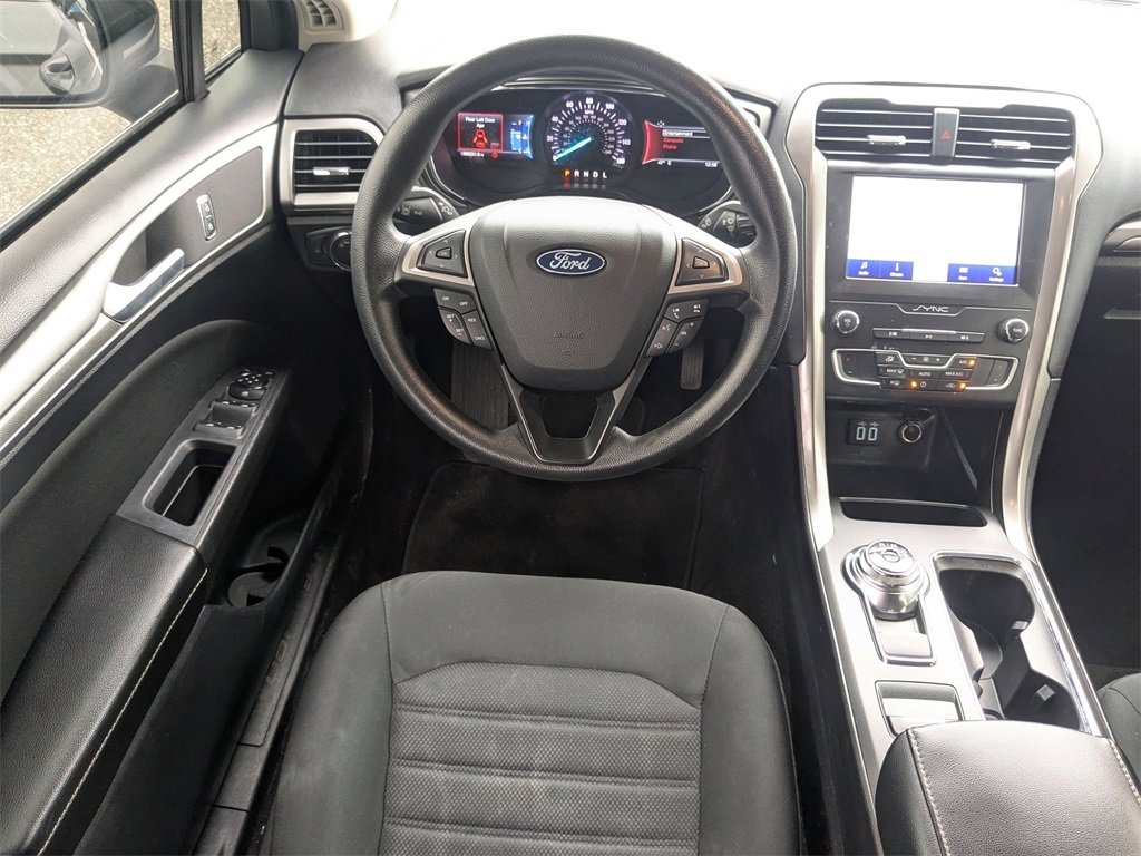 Used 2020 Ford Fusion SE image 15