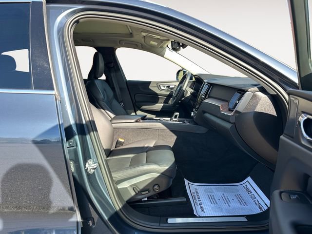 Used 2023 Volvo XC60 B5 Plus w/ Climate Package AWD/4WD image 15