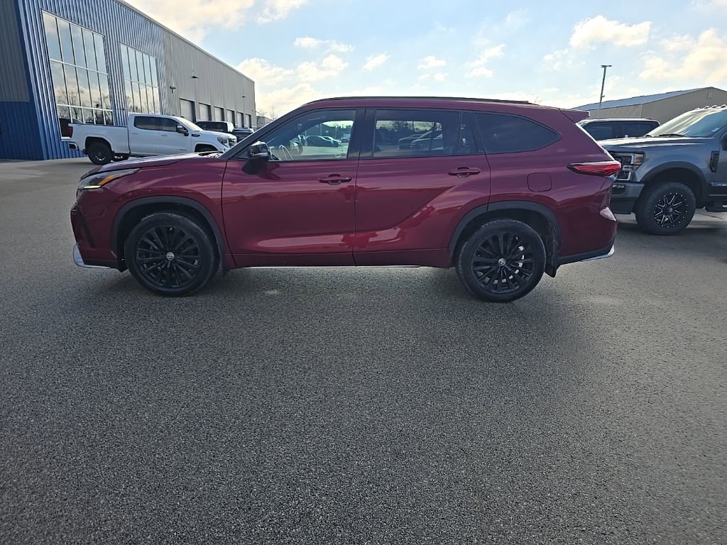 Used 2023 Toyota Highlander L image 3