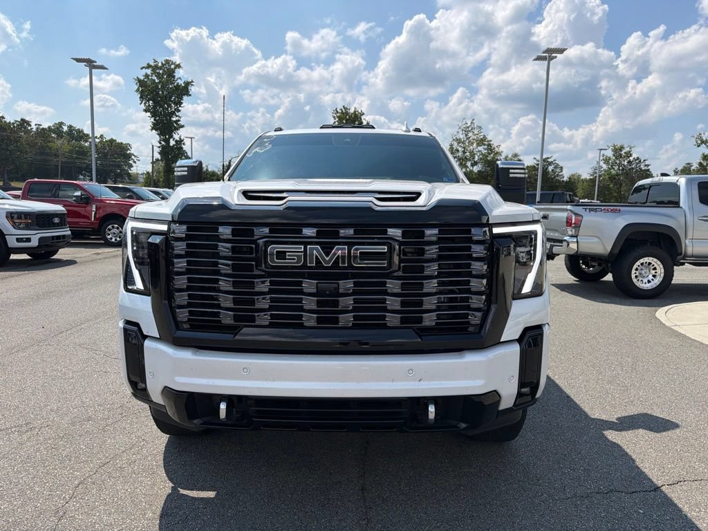 Used 2025 GMC Sierra 2500 Denali Ultimate AWD/4WD image 3