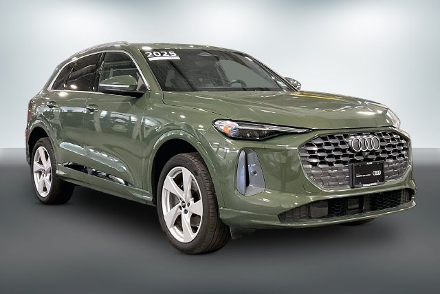 Used 2025 Audi Q5 Premium w/ Premium Plus