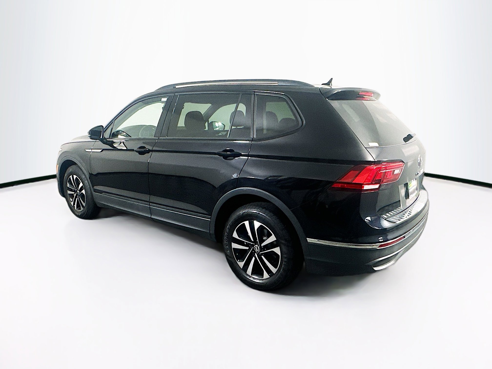 Used 2024 Volkswagen Tiguan S image 5