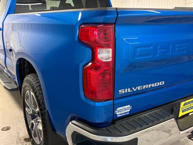 Used 2022 Chevrolet Silverado 1500 LT w/ Z71 Off-Road Package image 9