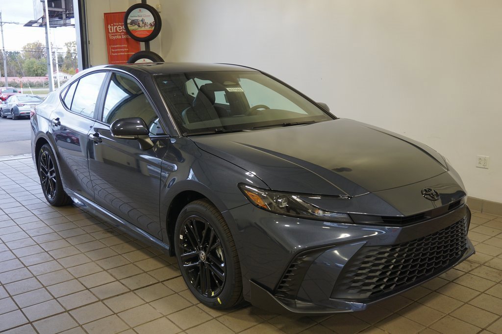 New 2026 Toyota Camry SE image 2