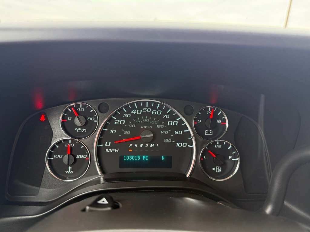 Used 2019 Chevrolet Express 2500 w/ Driver Convenience Package RWD image 16