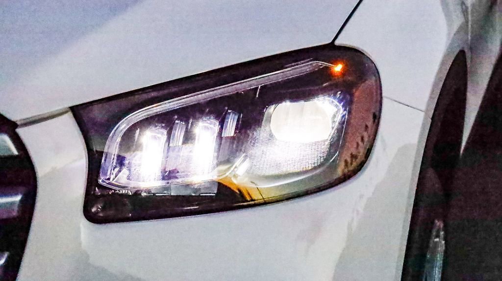 Used 2024 Mercedes-Benz GLS 450 4MATIC image 4