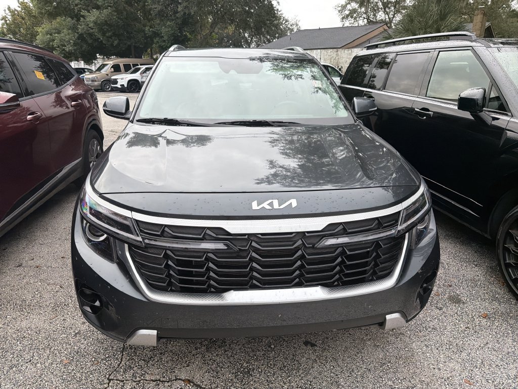 Used 2025 Kia Seltos EX w/ EX Sunroof Package FWD image 2