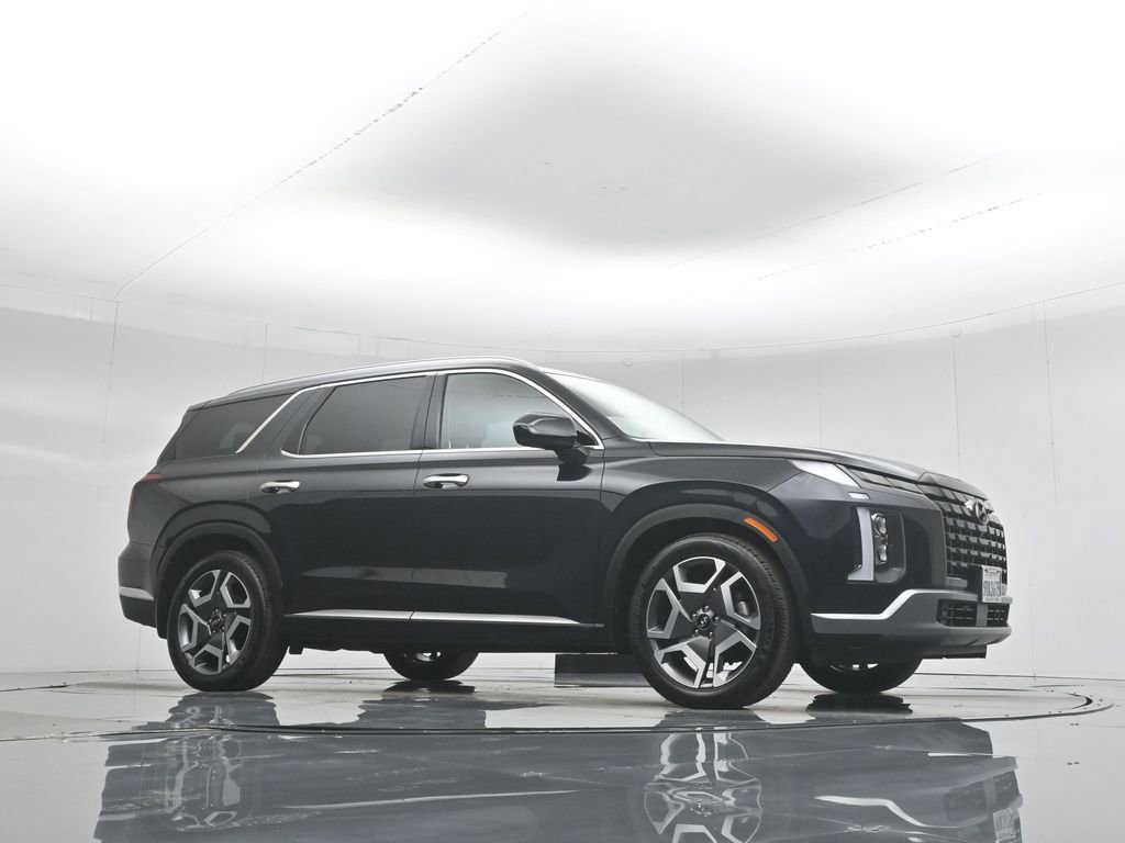 Used 2023 Hyundai Palisade Limited w/ Cargo Package image 4