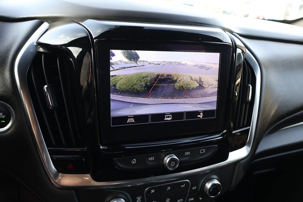 Used 2023 Chevrolet Traverse LT FWD image 21