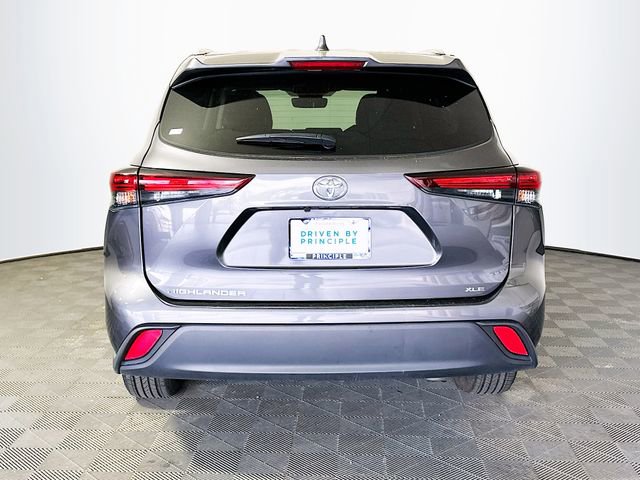 Used 2025 Toyota Highlander XLE image 7