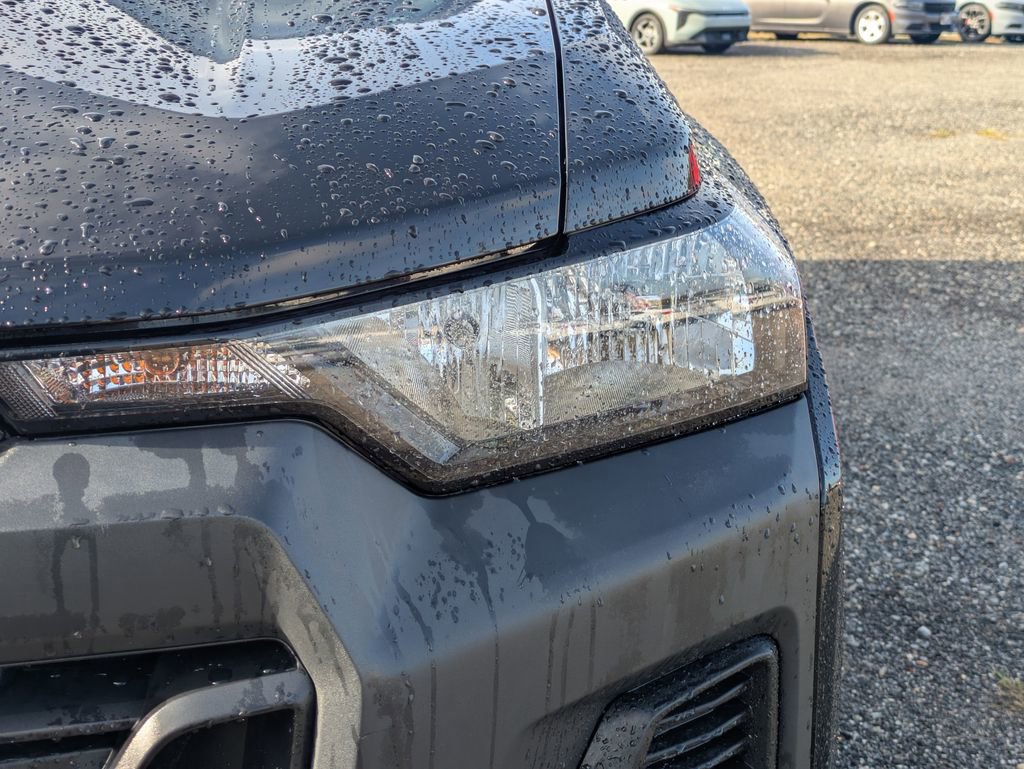 Used 2023 Chevrolet Colorado W/T image 9