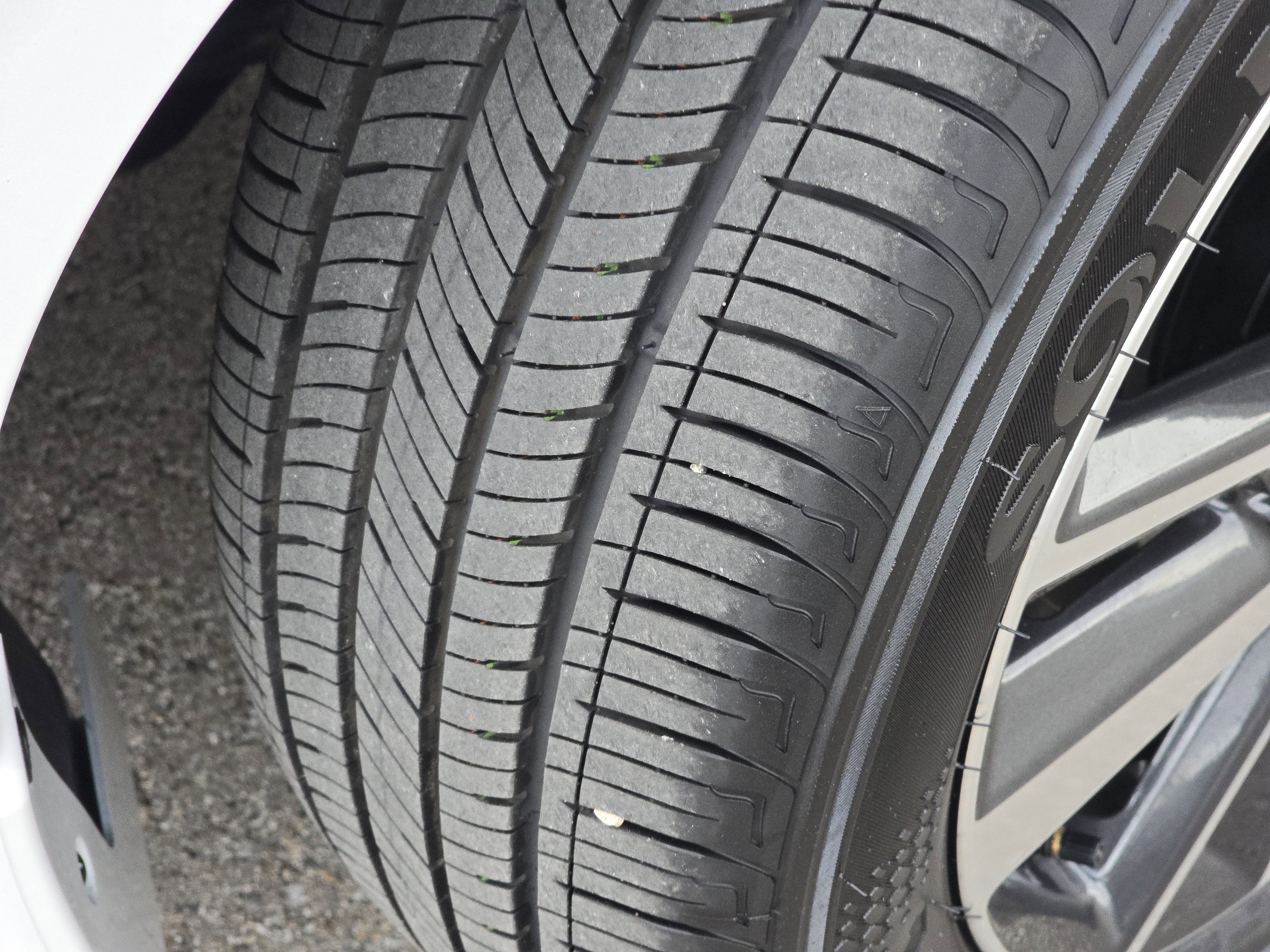 Used 2025 Nissan Versa SV w/ Trunk Package image 14