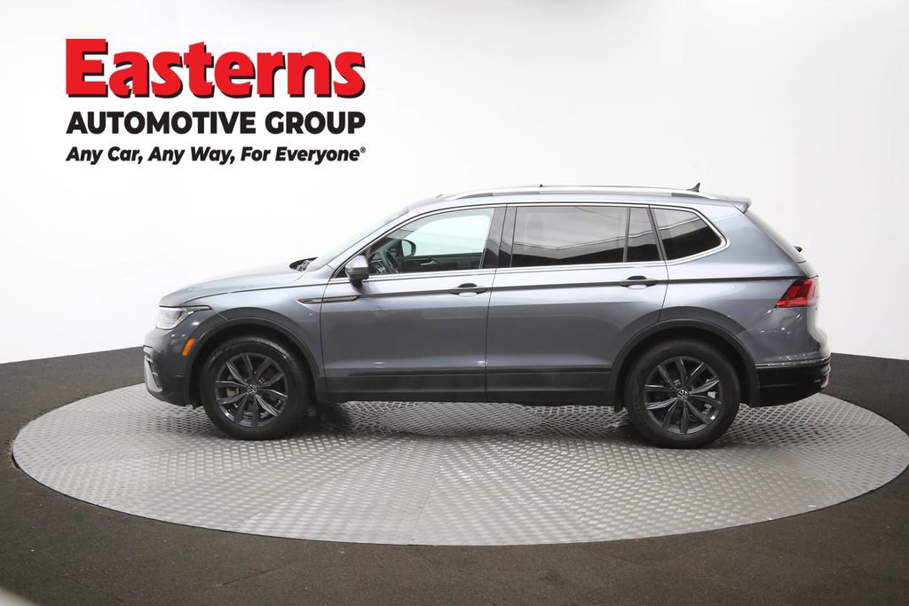Used 2022 Volkswagen Tiguan SE w/ Panoramic Sunroof Package image 61