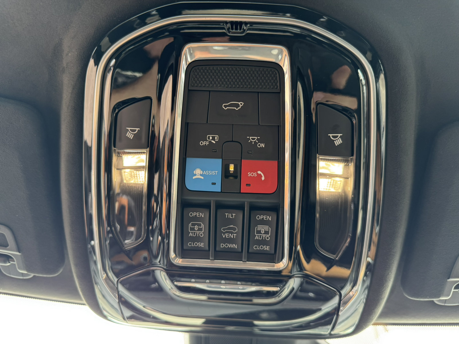 Used 2024 Jeep Grand Cherokee Summit AWD/4WD image 29
