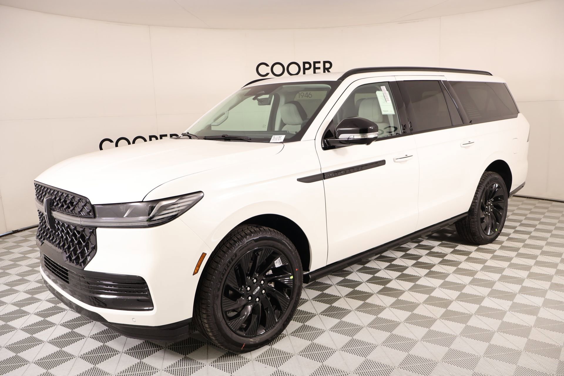 New 2026 Lincoln Navigator L Reserve AWD/4WD image 10