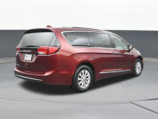 Used 2019 Chrysler Pacifica Touring-L image 14