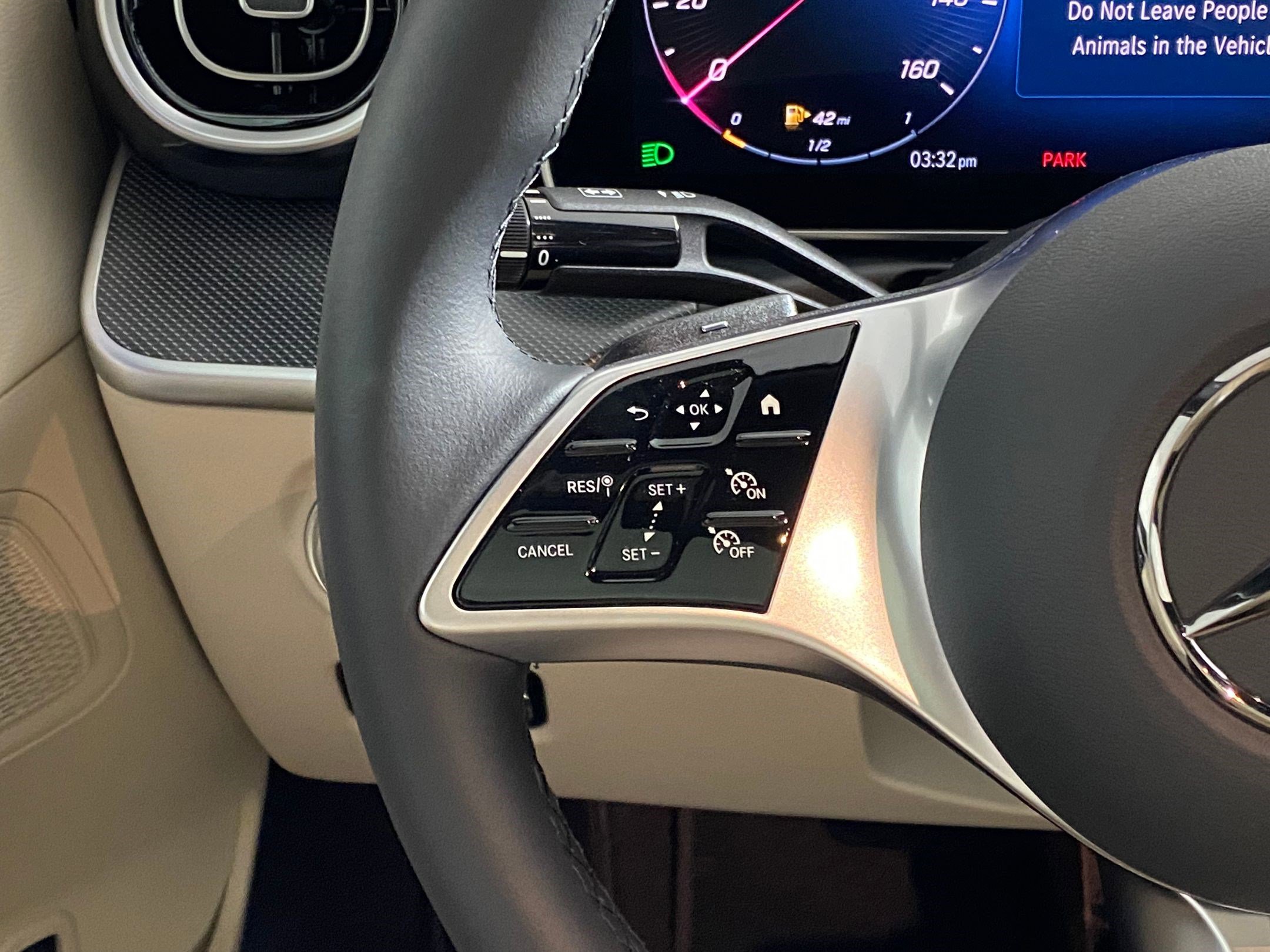 Used 2025 Mercedes-Benz C 300 4MATIC Sedan image 17