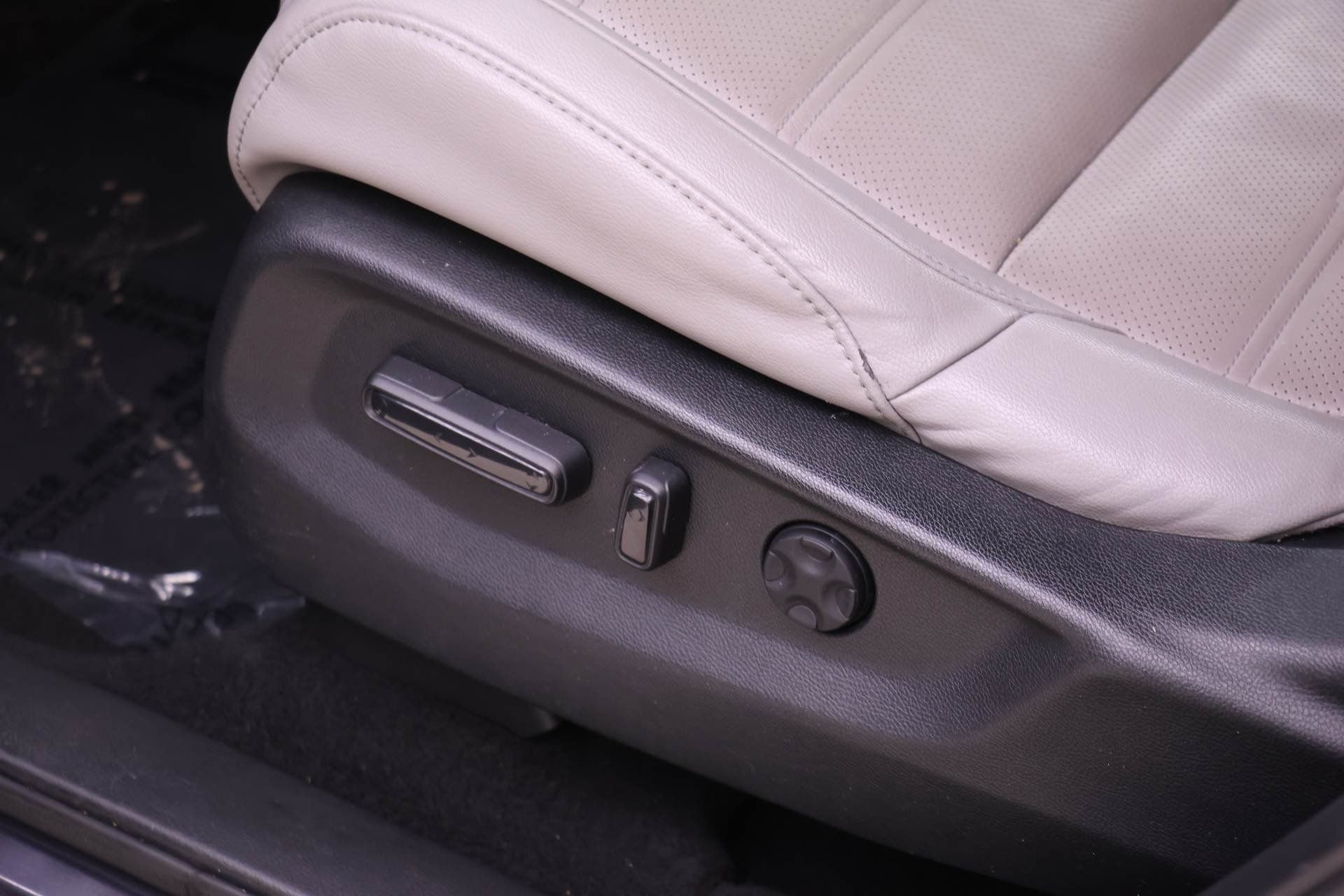 Used 2017 Honda CR-V Touring image 15