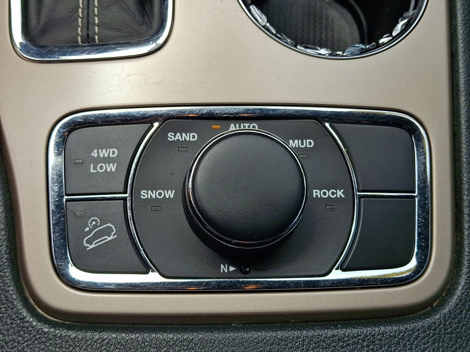 Used 2016 Jeep Grand Cherokee Limited AWD/4WD image 23