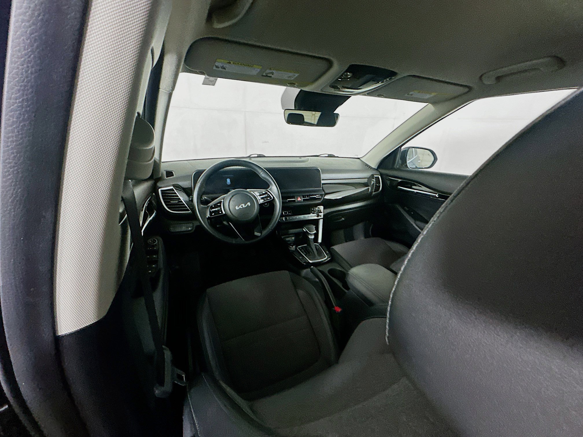 Used 2025 Kia Seltos S FWD image 27