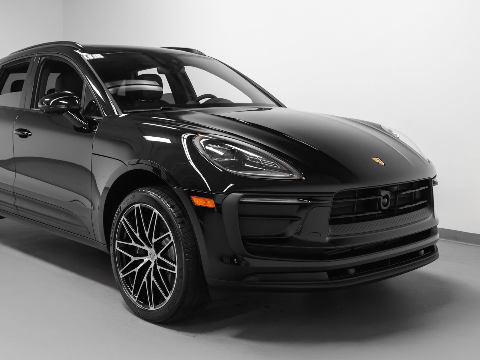 New 2026 Porsche Macan AWD/4WD image 9