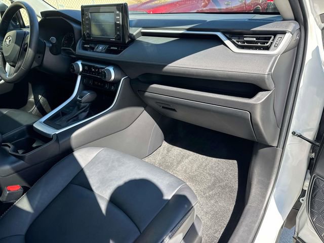 Used 2021 Toyota RAV4 XLE Premium image 12