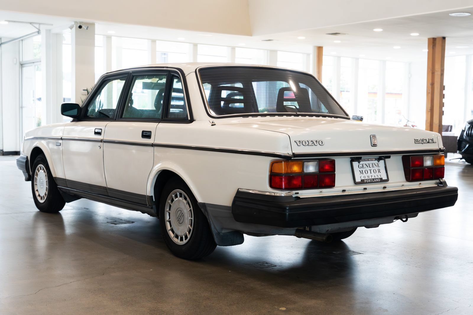 Used 1989 Volvo 240 DL RWD image 6