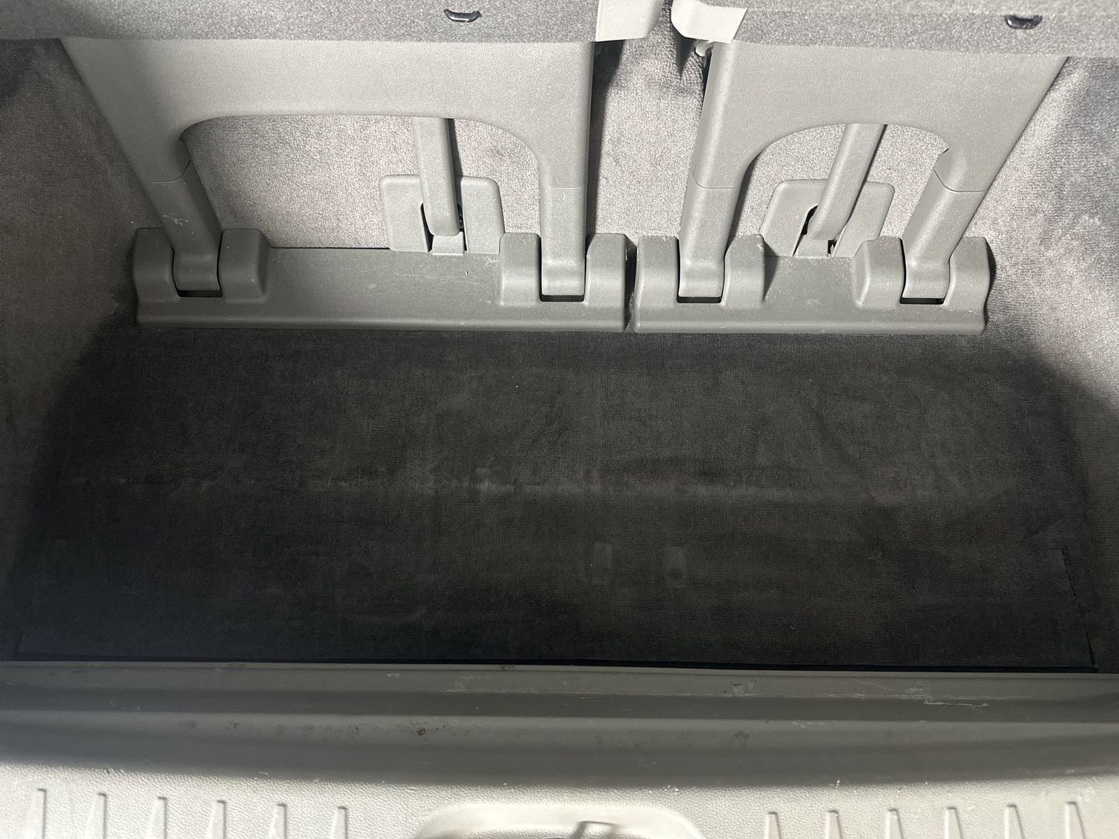 Used 2021 Kia Sedona LX image 26