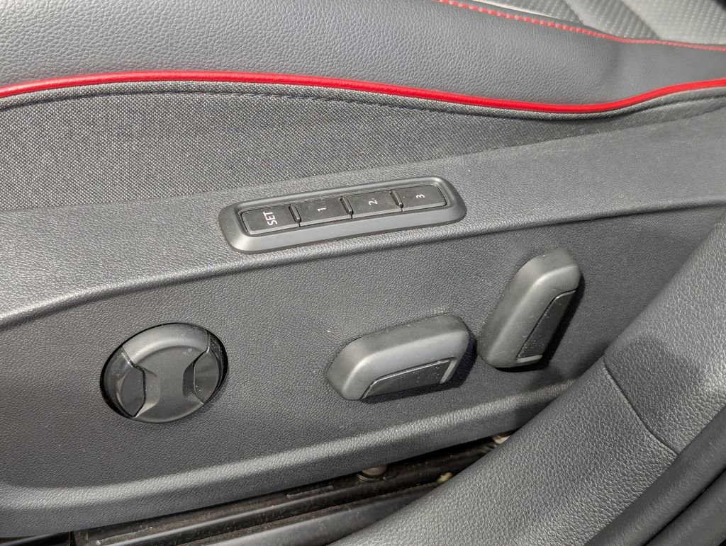 Used 2022 Volkswagen GTI Autobahn FWD image 30