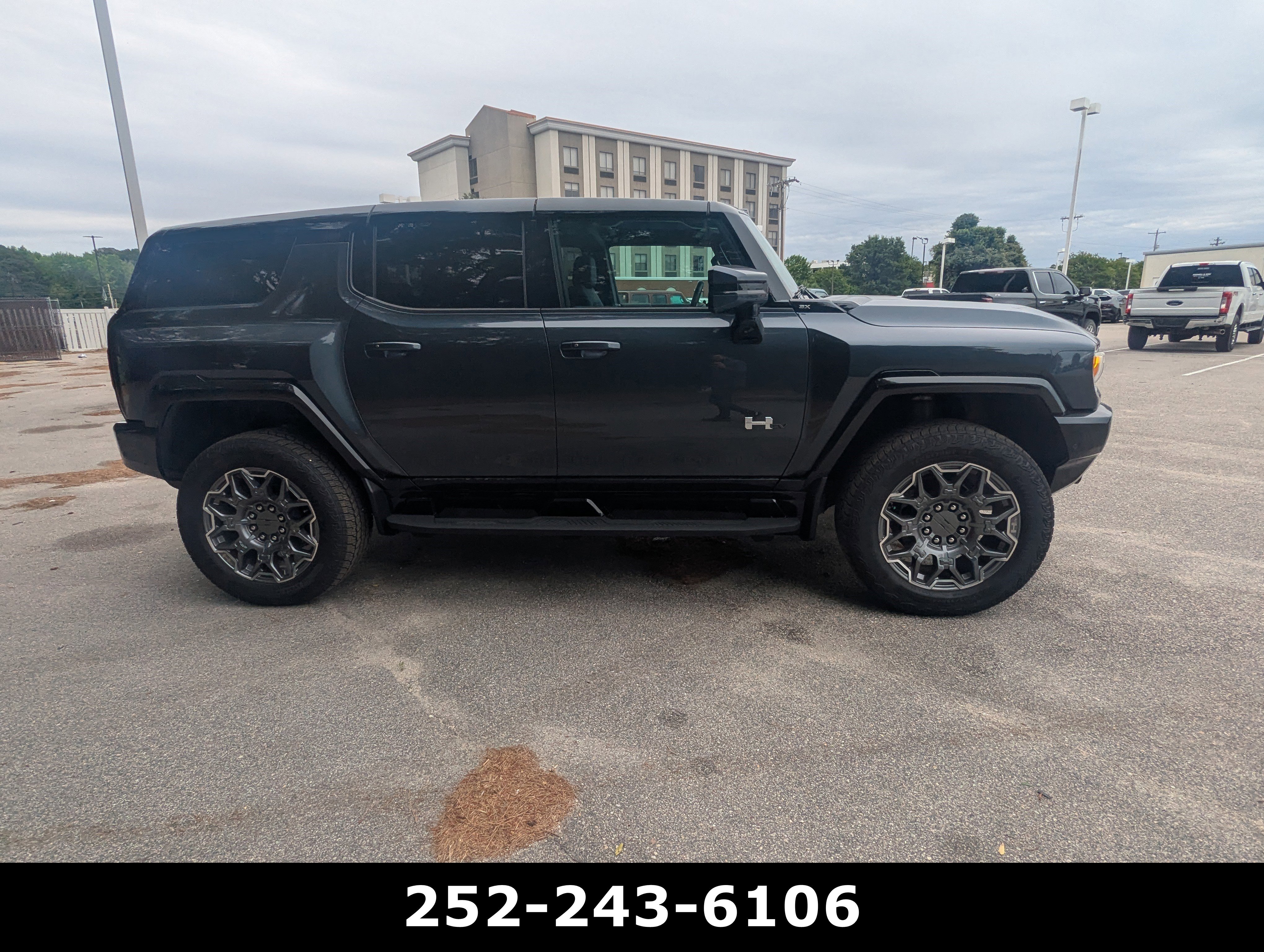Used 2025 GMC Hummer EV 3X AWD/4WD image 3
