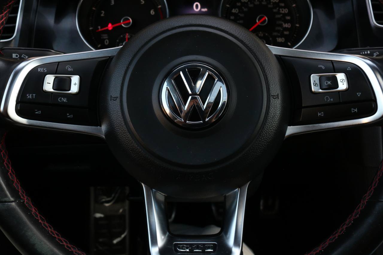 Used 2015 Volkswagen GTI SE w/ Lighting Package (SEL) FWD image 31