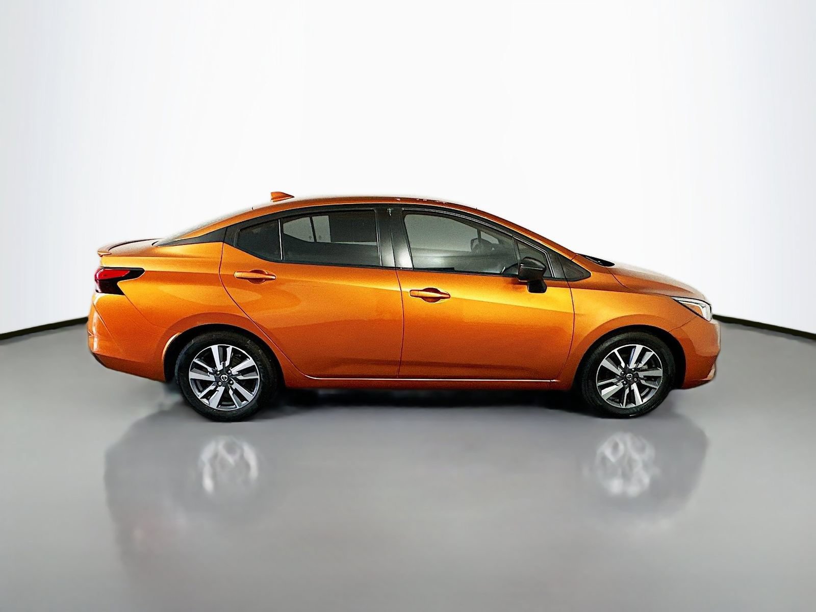 Used 2020 Nissan Versa SV FWD image 8