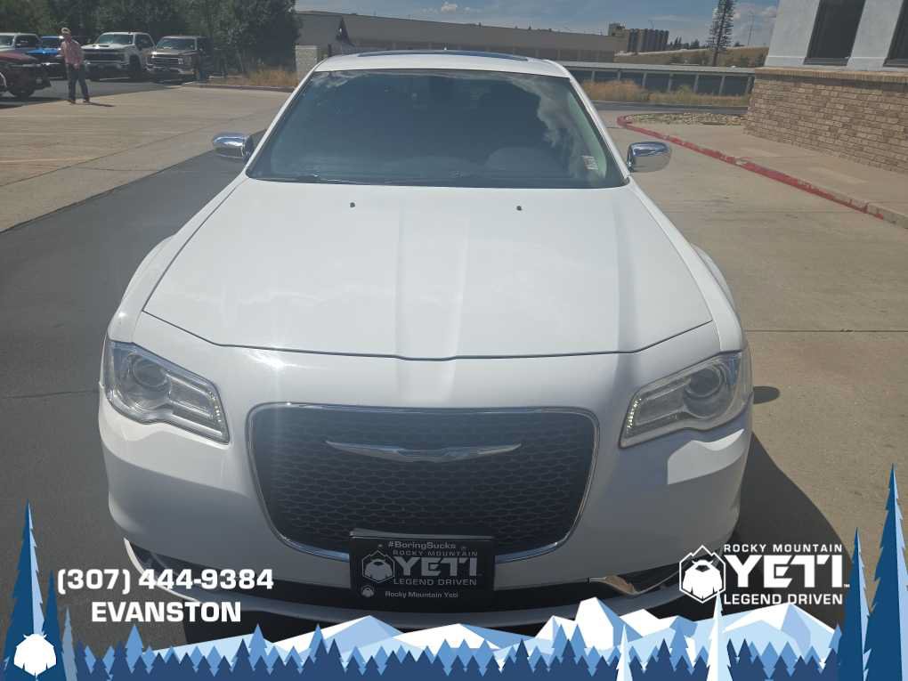 Used 2017 Chrysler 300 C AWD/4WD image 8