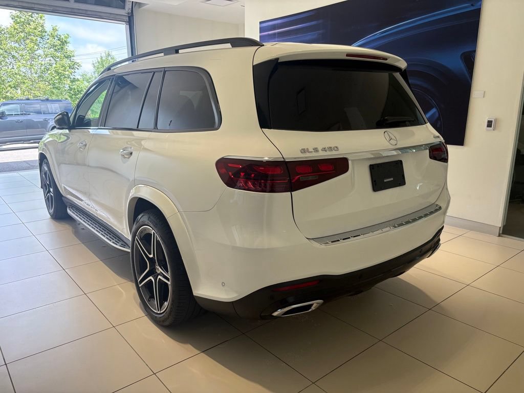Used 2024 Mercedes-Benz GLS 450 4MATIC image 2