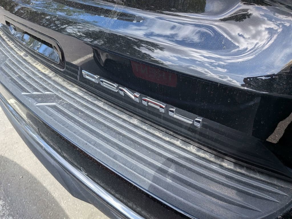 Certified 2024 GMC Yukon Denali Ultimate image 8