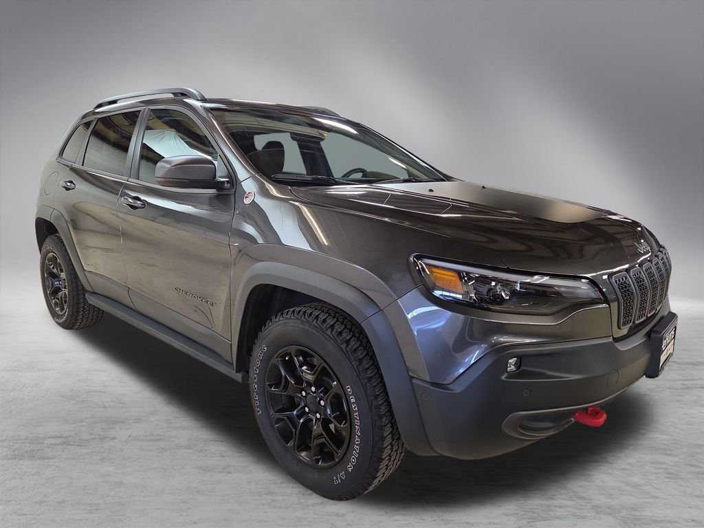 Used 2019 Jeep Cherokee Trailhawk image 3