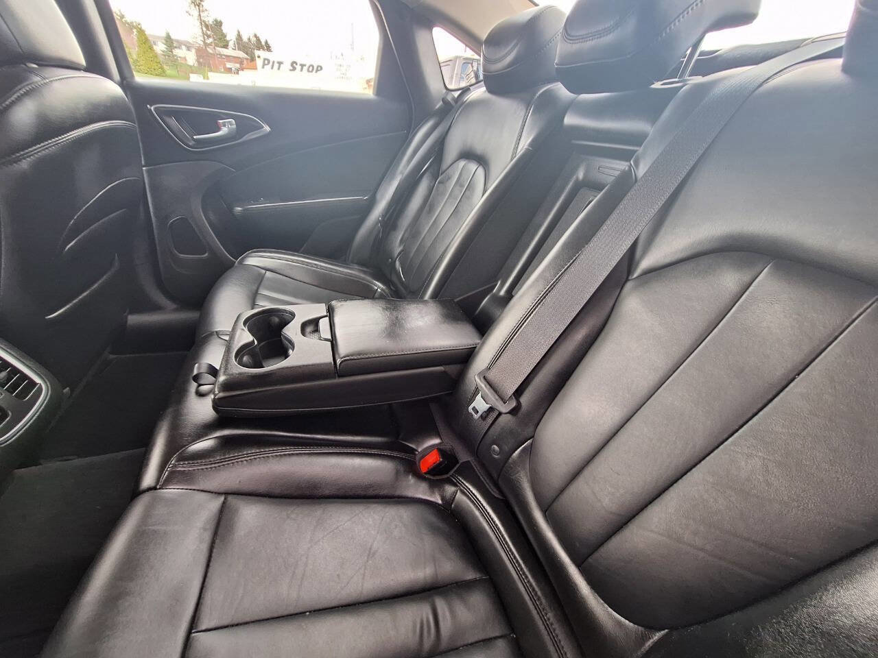 Used 2016 Chrysler 200 Limited Platinum w/ Comfort & Convenience Group FWD image 19