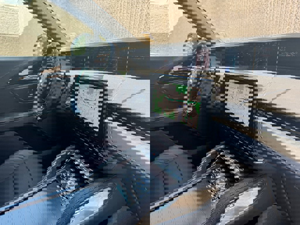 New 2025 Lincoln Nautilus Premier w/ Equipment Group 102A image 27