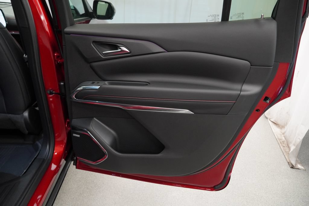 New 2027 Chevrolet Traverse RS w/ LPO, Floor Liner Package AWD/4WD image 28