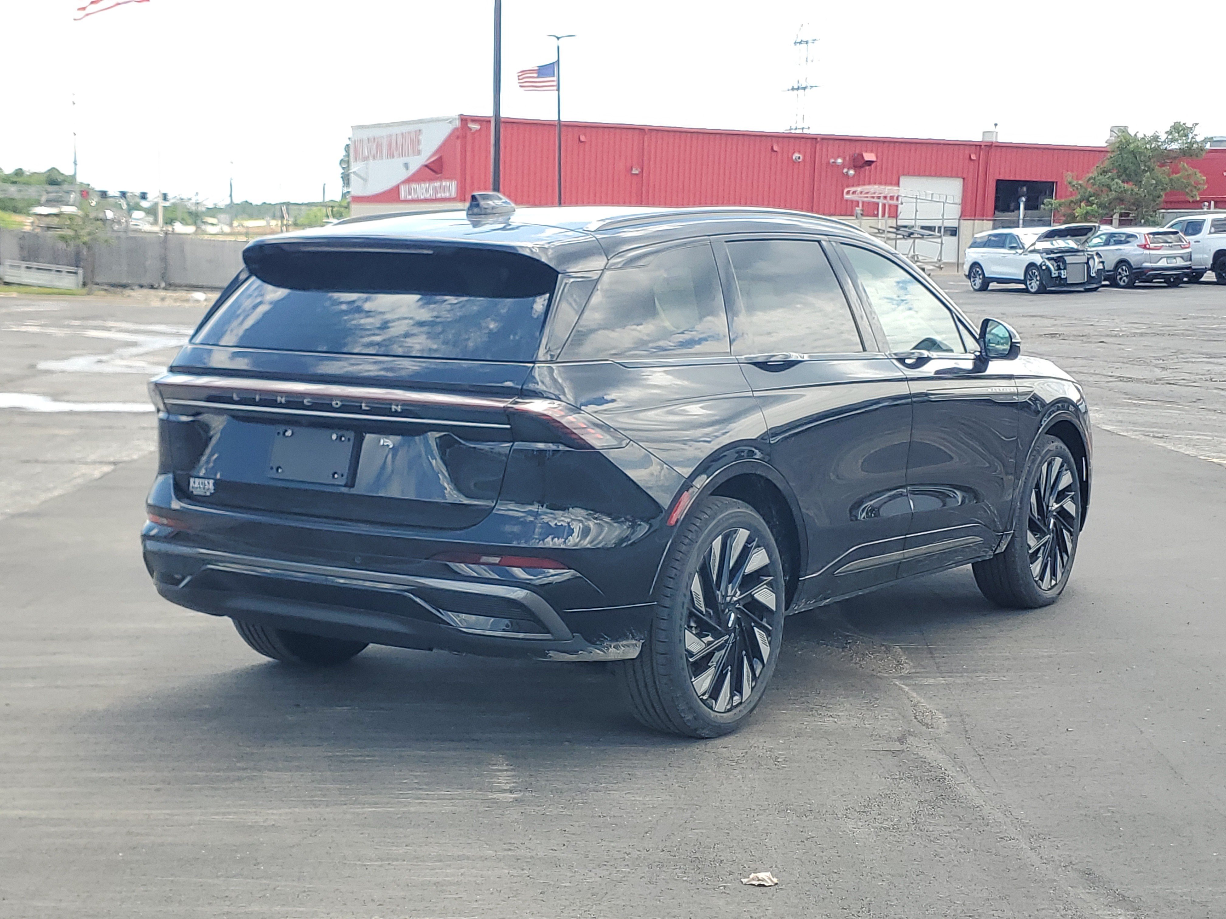New 2026 Lincoln Nautilus Reserve w/ Jet Appearance Package AWD/4WD image 4