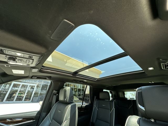 Used 2021 Cadillac Escalade Premium Luxury RWD image 29